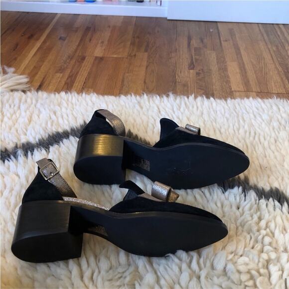 Intentionally Blank Black Dean Flats - Picture 10 of 12